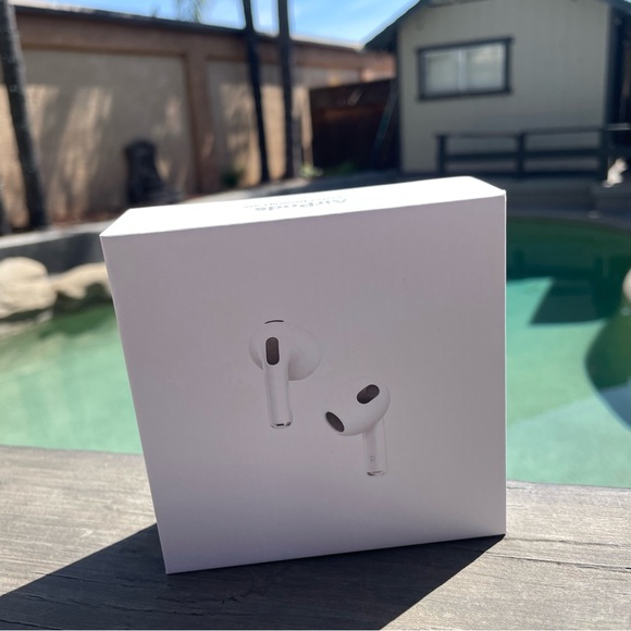 Apple AirPods Pro with Charging Case